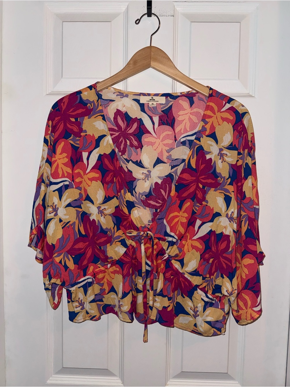 Rip Curl Pink Multi Floral V-Neck Tie-Front Crop Top - Picture 3 of 6